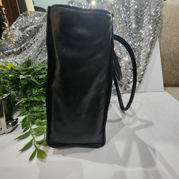 EUC AUTHENTIC Vintage Chanel Leather Tote - Picture 13 of 14